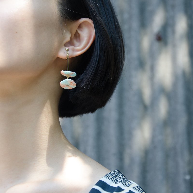 雀躍的風 耳環 #3 - 耳環/耳夾 - 棉．麻 藍色
