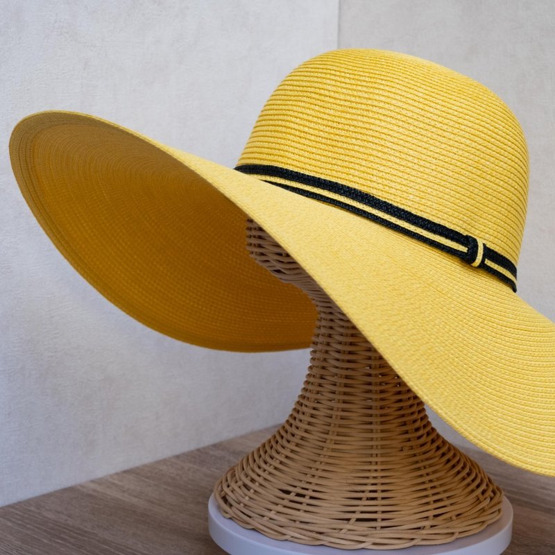 [Made in Taiwan] Romantic Big Beach Hat Wax Yellow Paper Hat Washable - หมวก - กระดาษ สีเหลือง