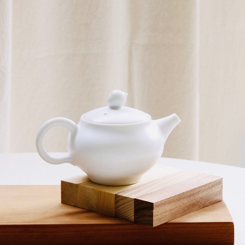 【白瓷茶具】橡實鈕蓋－100ml小茶壺 - 茶壺/茶杯/茶具 - 瓷 白色