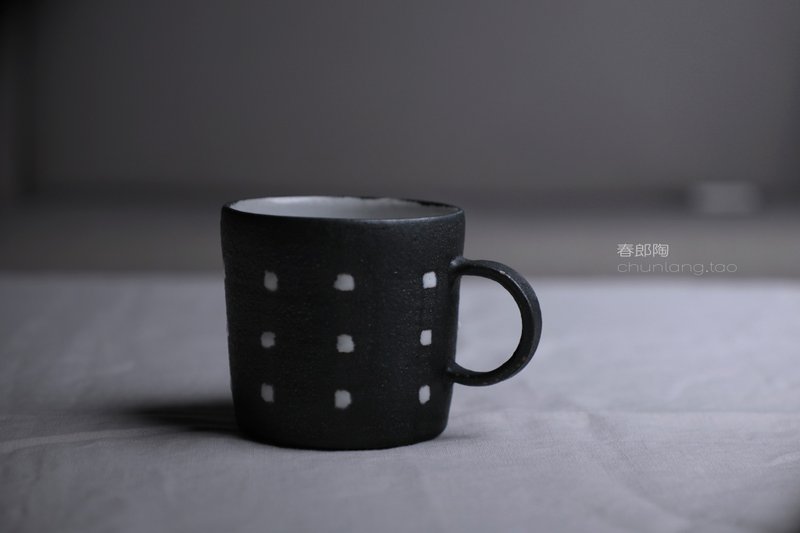 White square polka dot mug - แก้วมัค/แก้วกาแฟ - ดินเผา 