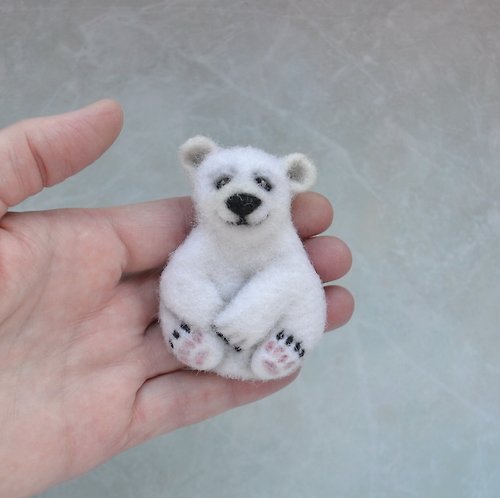 Feltedclouds 白色北極熊別針針氈北極熊胸針用於女士羊毛動物