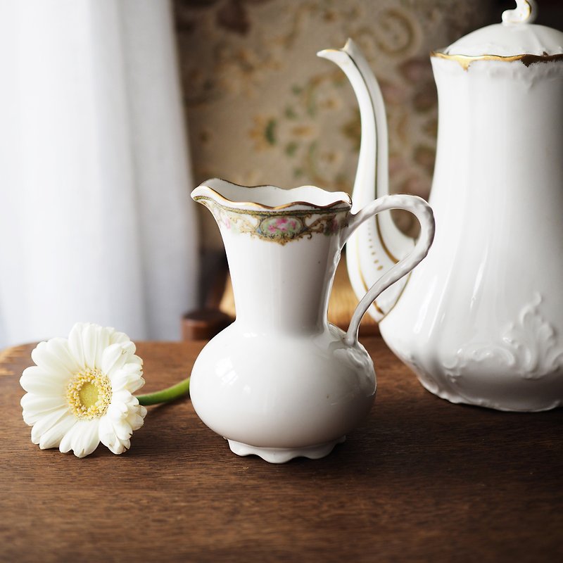 1929-40 Limoges antique milk jug, Limoges, France - Coffee Pots & Accessories - Porcelain White