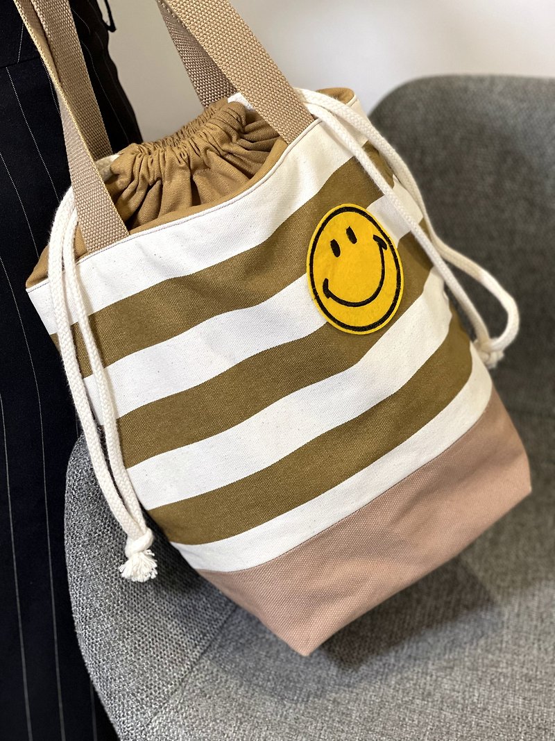 Striped smile beam canvas bag - กระเป๋าถือ - ผ้าฝ้าย/ผ้าลินิน สีกากี