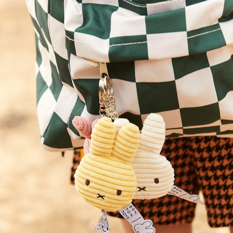 BON TON TOYS Miffy Pat Miffy Rabbit ECO Corduroy Keychain 10cm (three colors) - ที่ห้อยกุญแจ - เส้นใยสังเคราะห์ หลากหลายสี