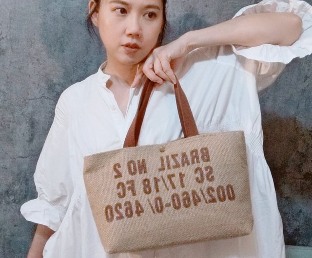 麻袋リメイクTote bag remade from coffee bean bags size M - ショップ Bora Bora トートバッグ・ハンドバッグ  - Pinkoi