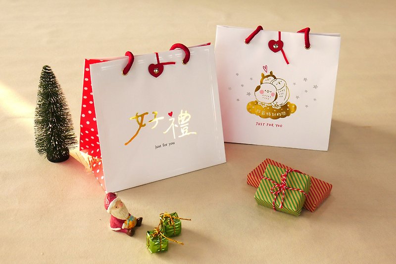 Love tie buckle hot stamping gift bag - กล่องของขวัญ - กระดาษ 