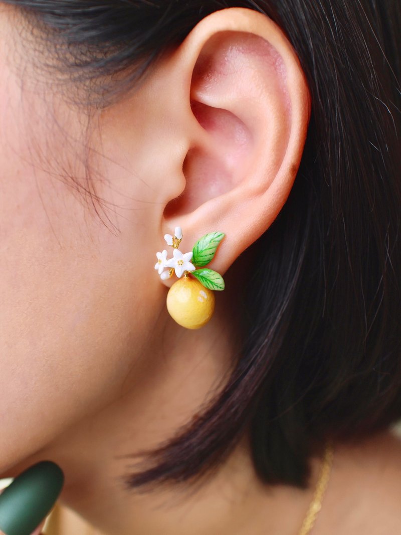 Lemon Earrings, Fruity Blossom, Enamel Ring, Asymmetrical earrings. - 耳環/耳夾/耳骨夾 - 其他金屬 黃色