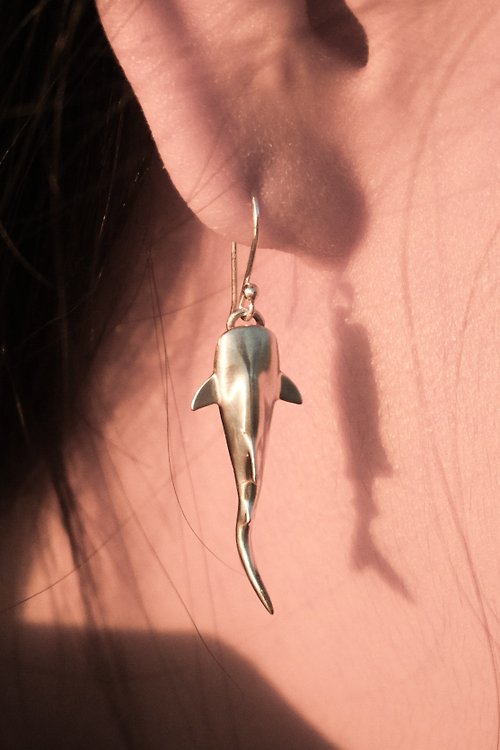 暖暖金工 純銀鯨鯊耳環