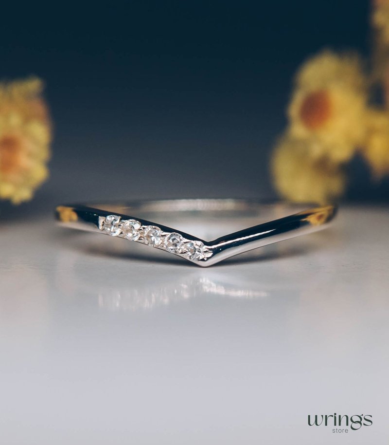 Chevron and Diamonds Thin Curved Wedding Band Women Sterling Silver - แหวนทั่วไป - เงินแท้ ขาว