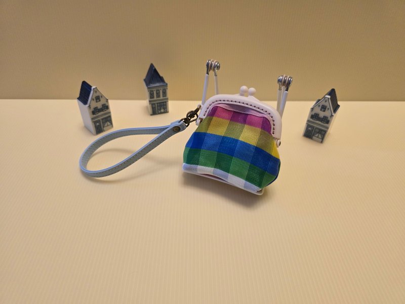 訂製_粉格白框_小巧口金包_不含手繩_贈傳統茄芷袋_顏色隨機 - 錢包/皮夾/長短夾 - 塑膠 粉紅色