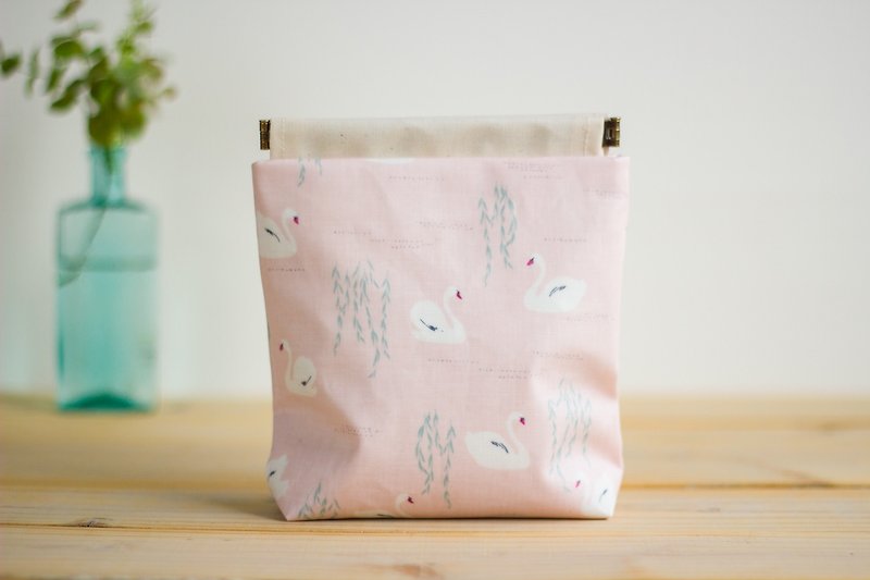 Laminated Pouch Cosmetic Pouch Charger, Lens, Camera Case * Swanbird Pink Swan No.39 - Toiletry Bags & Pouches - Cotton & Hemp Pink