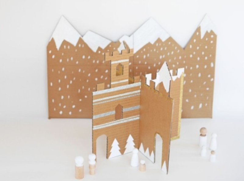 DIY段ボール城、子供のおもちゃ、PDF素材、新年のアイデア、クリスマス城 - その他 - 紙 多色