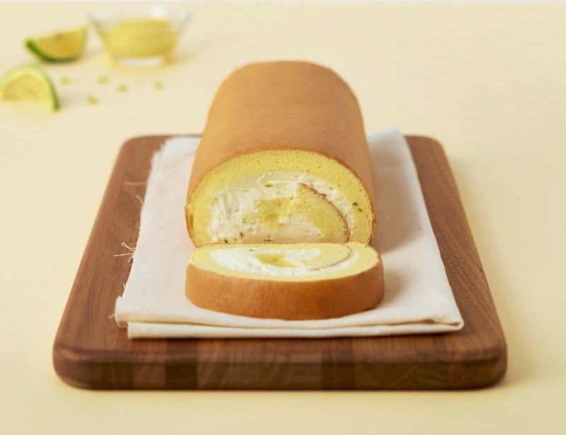【1%bakery】Lemon cheese raw milk roll - เค้กและของหวาน - อาหารสด สีเหลือง