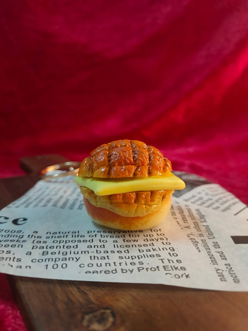 Hong Kong Style Pineapple Bun with Butter Keychain - Keychains - Clay Orange