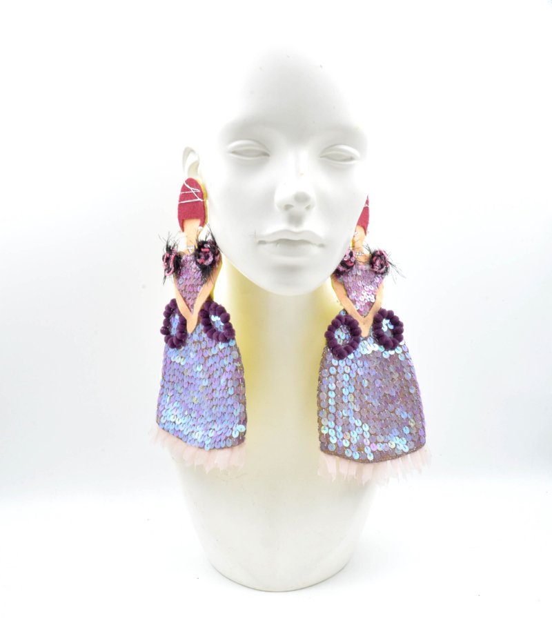 TIMBEE LO Handmade beaded three-dimensional queen earrings Hong Kong fashion designer's art work - Earrings & Clip-ons - Other Materials Multicolor