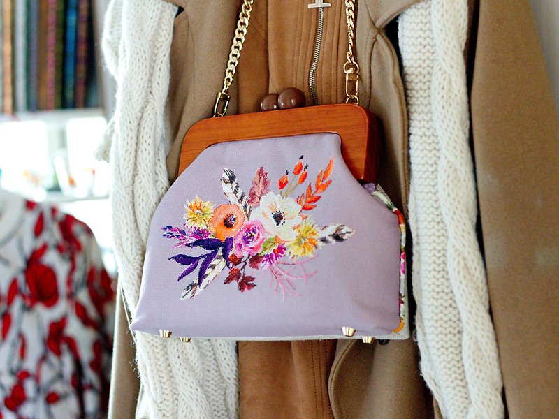 Handmade shoulder bag with cross stitched Boho bouquet, wooden clasp, crossbody - กระเป๋าถือ - วัสดุอีโค หลากหลายสี