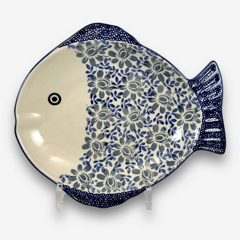 Polish hand-painted pottery - fish-shaped plate 25cm, a touch of blue series designer model - จานและถาด - ดินเผา สีน้ำเงิน