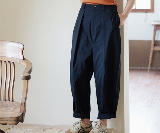 Women's Cotton Tapered Trouser in Black