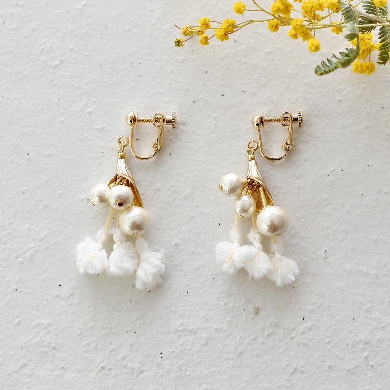 Kasumigusa tassel earrings - ต่างหู - กระดาษ ขาว