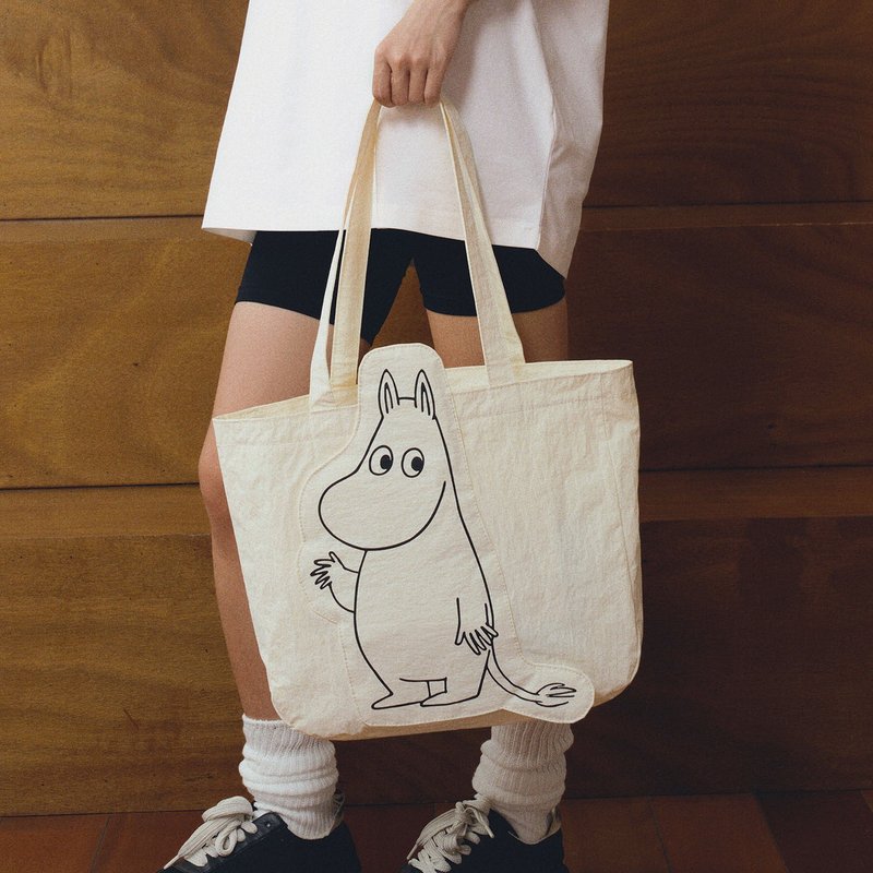 【Pinkoi x Moomin】立體剪裁Tote Bag | 輕巧防潑水尼龍 | 姆明 - 側背包/斜背包 - 尼龍 白色