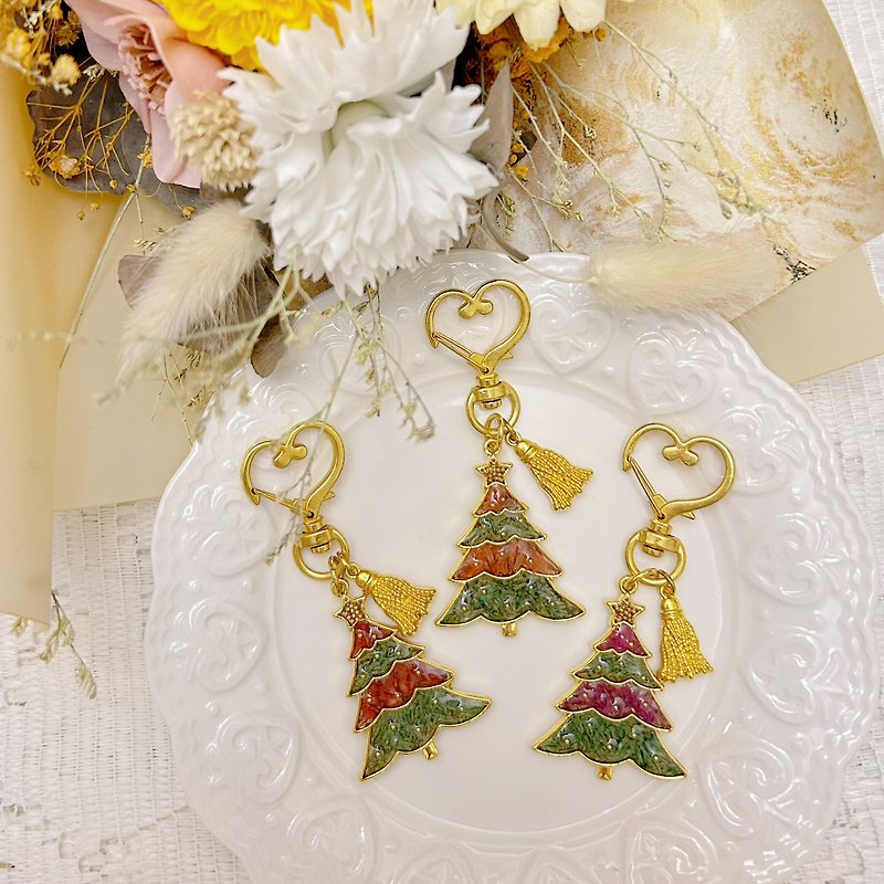 聖誕樹真花吊飾 鑰匙圈 手作 乾燥花 日本樹脂 真花 - 鑰匙圈/鎖匙扣 - 樹脂 多色