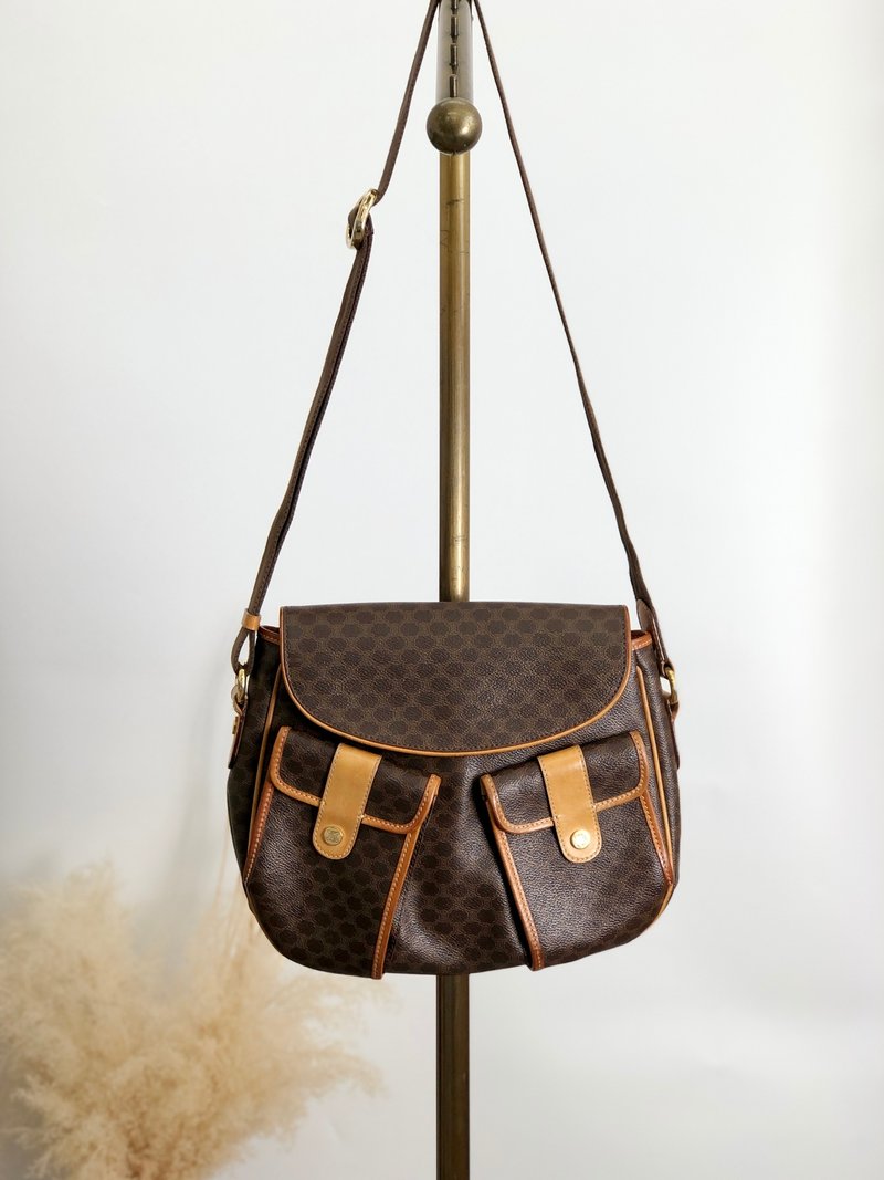 【 日本直送　名牌中古包 】CELINE セリーヌ マカダム ショルダーバッグ ブラウン PVC ダブルポケット vintage ヴィンテージ a3bmb4 - 側背包/斜背包 - 真皮 咖啡色