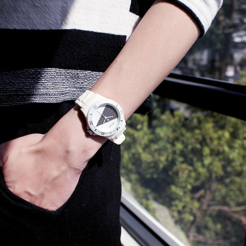 【PICONO】黑與白的對話運動手錶-白 / BA-BW-02 - 女裝錶 - 塑膠 白色