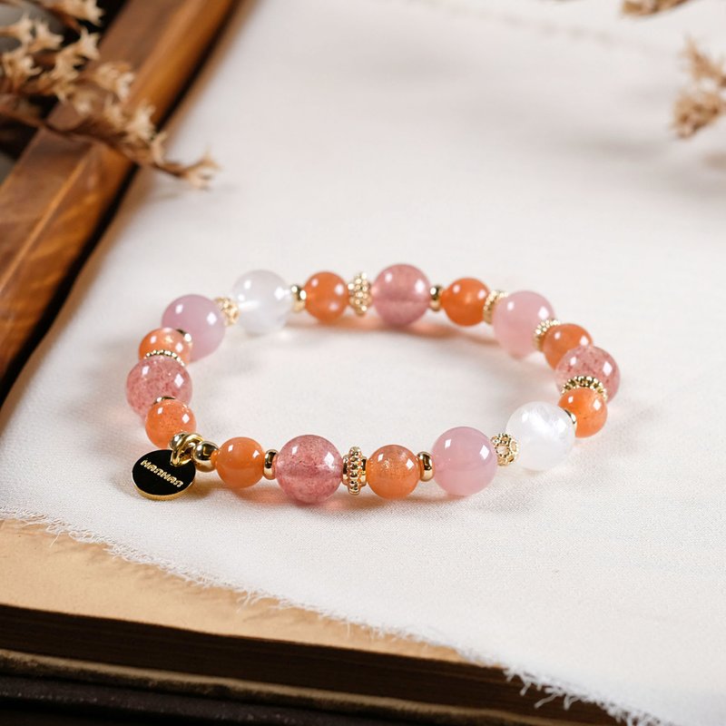 High-quality orange moonlight high-quality horse powder strawberry crystal white ghost bracelet natural ore crystal - สร้อยข้อมือ - เครื่องเพชรพลอย หลากหลายสี