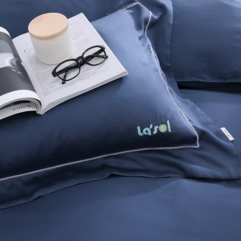 (特大)沉靜夜色-純色設計款天絲兩用被床包四件組【60支天絲】 - 寢具/床單/被套 - 其他材質 藍色