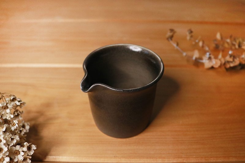 Dark green plum gray small tea cup - Teapots & Teacups - Porcelain 