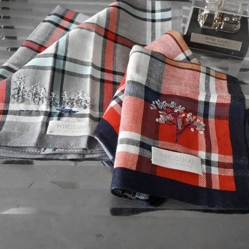 免費客製化刺繡英文字母 環保手工刺繡全棉色織格子手帕 - 手帕 - 棉．麻 