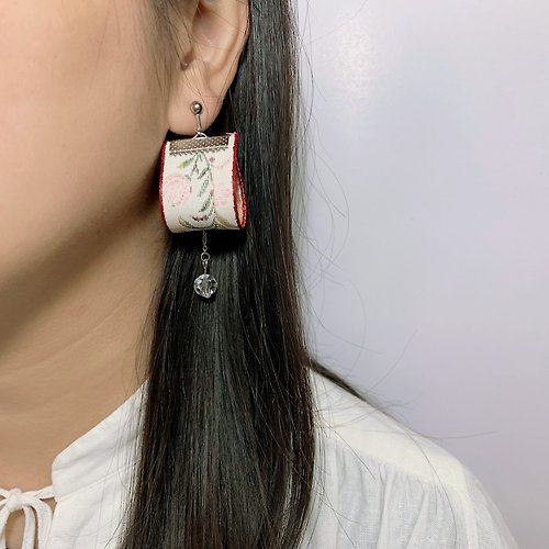 coquette ribbon - Shop jour Earrings & Clip-ons - Pinkoi