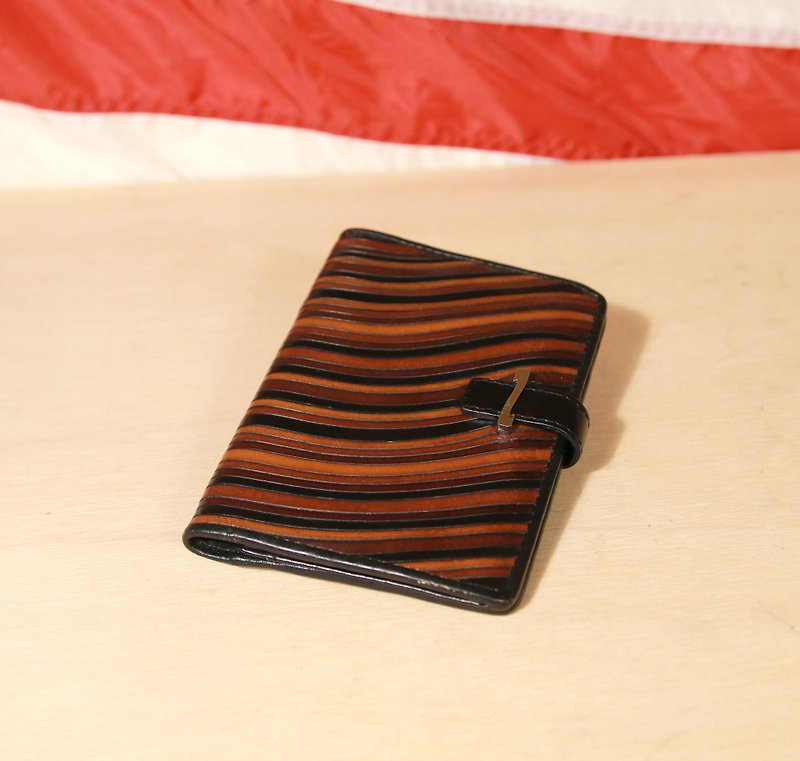 Back to Green :: Zap lines // large vintage wallet (WT-35) - กระเป๋าสตางค์ - หนังแท้ 