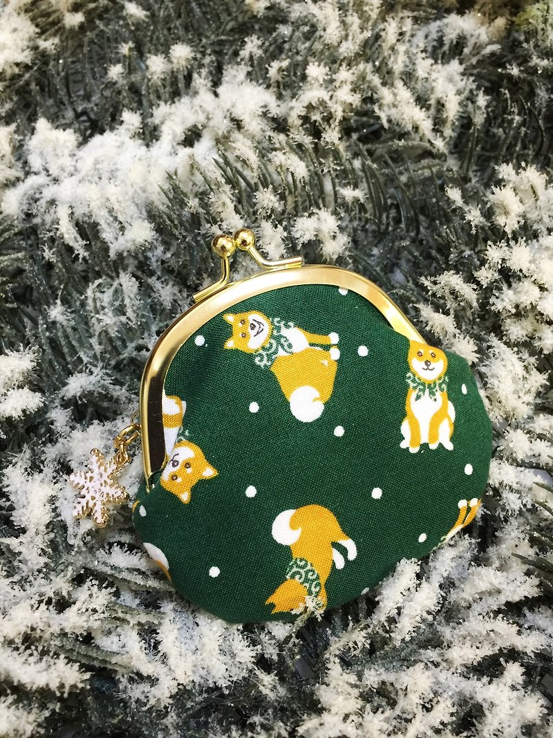 Snow Flamingo dog mouth gold bag [with snowflake charm] - กระเป๋าใส่เหรียญ - ผ้าฝ้าย/ผ้าลินิน สีเขียว
