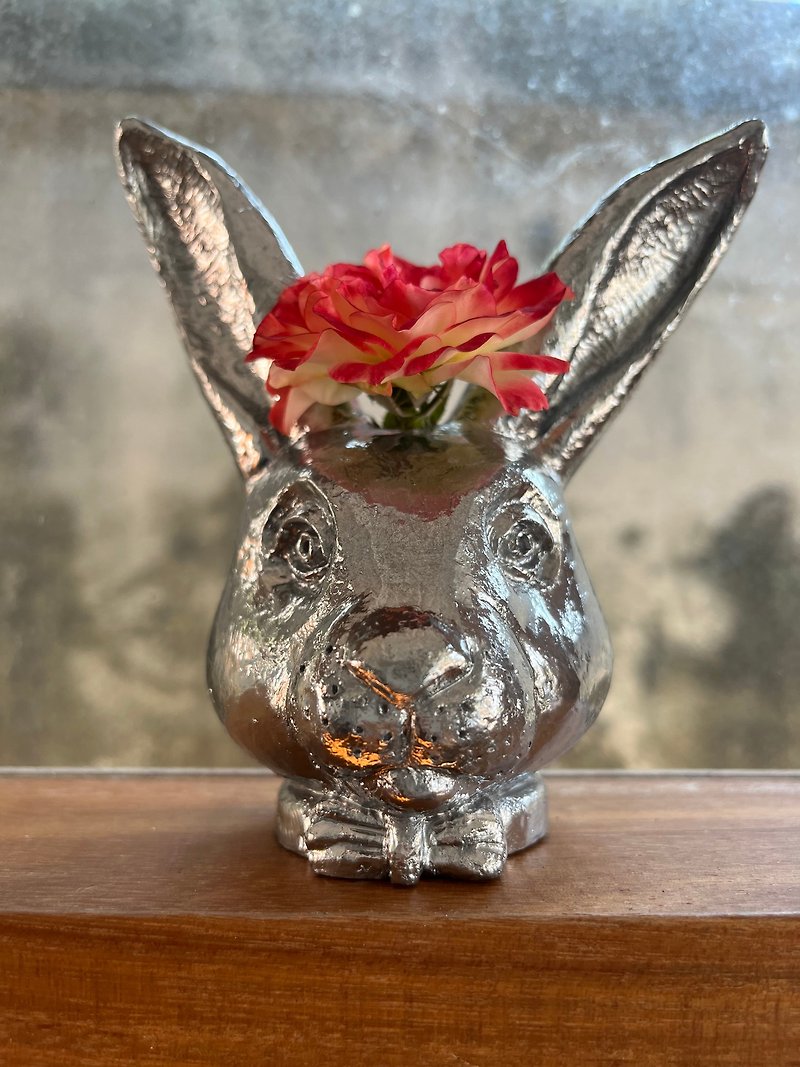 Rabbit/bunny head planter (birthday gift) - 花瓶/花器 - 其他材質 銀色