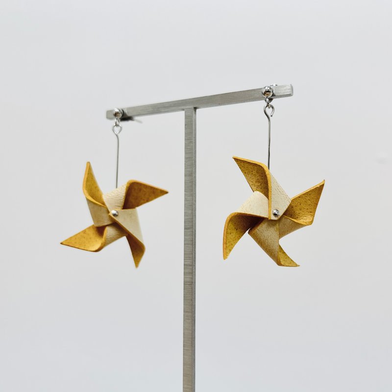 [Anti-allergic leather earrings/ Clip-On] Big windmill-yellow - ต่างหู - หนังแท้ สีเหลือง