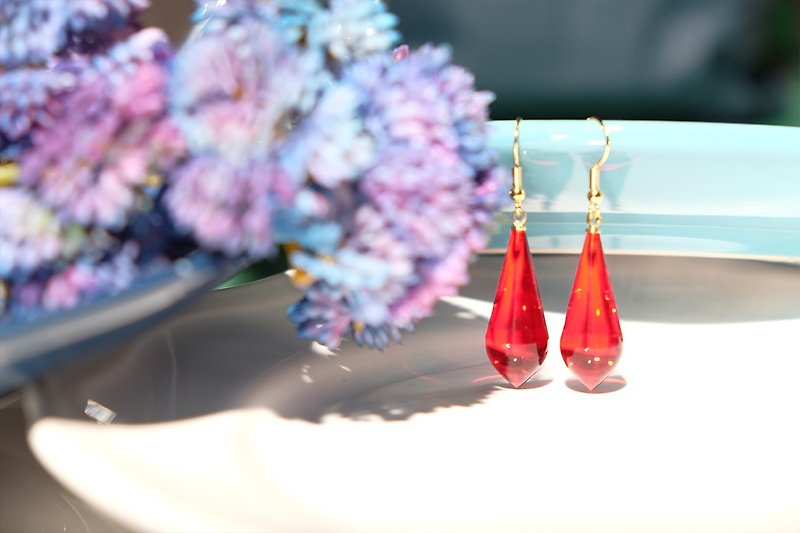 SNOWPRINTING transparent Mermaid's tears Original acrylic earrings by handmade - ต่างหู - อะคริลิค สีแดง