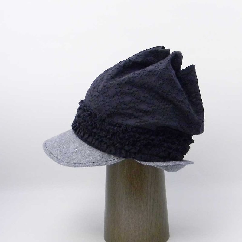 Unique news boy cap · black design with pinch at the top with lace material 【PS0652-BK】 - หมวก - ผ้าฝ้าย/ผ้าลินิน สีดำ