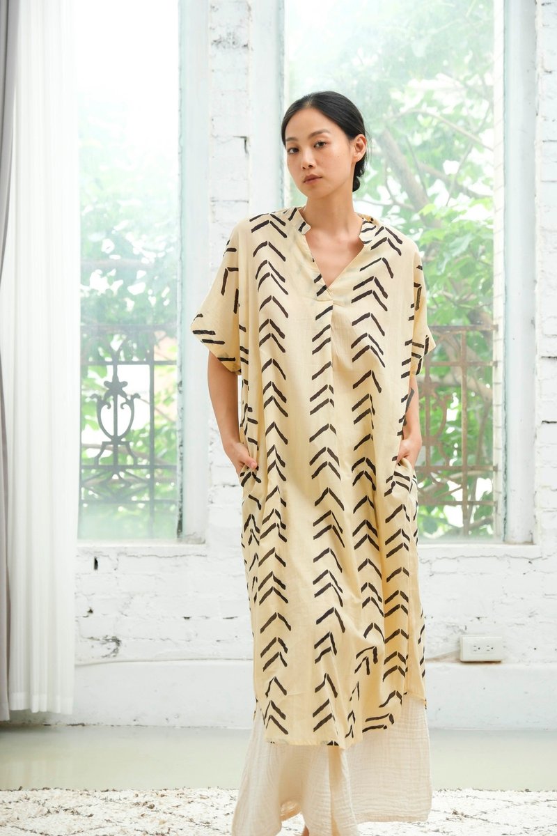 Indian cover dye key collar dress/voile arrow pattern - ชุดเดรส - ผ้าฝ้าย/ผ้าลินิน ขาว