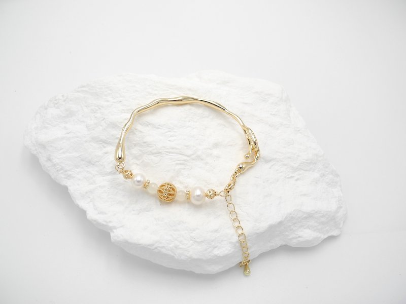 [Xingyue] Natural Pearl Bracelet Spot Moonstone - สร้อยข้อมือ - ทองแดงทองเหลือง สีทอง