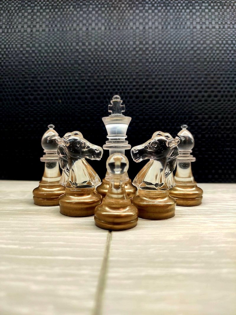 Custom resin chess sets with board | Size of King 2.75 inch (7 cm) | Epoxy resin - บอร์ดเกม - เรซิน สีนำ้ตาล