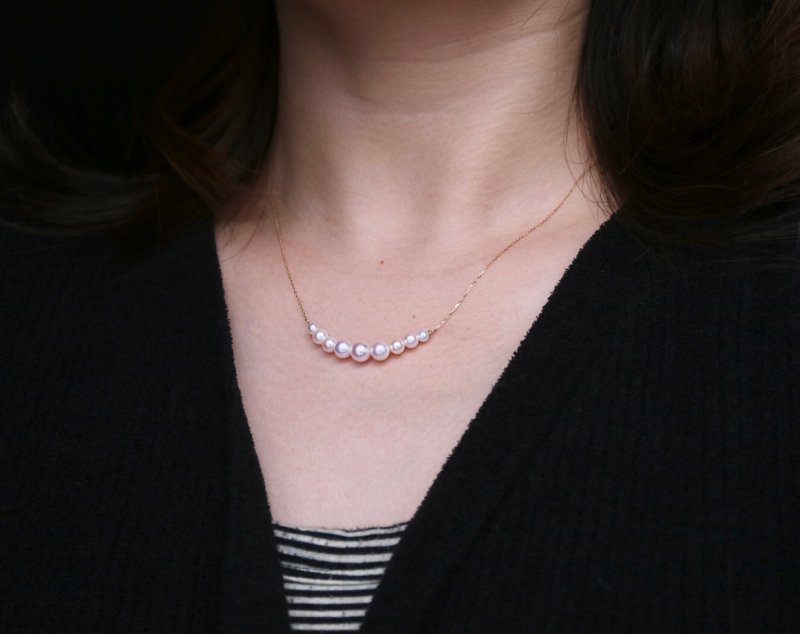 Popular Akoya pearl necklace made in Japan, 18k chain, smile design - Necklaces - Pearl White