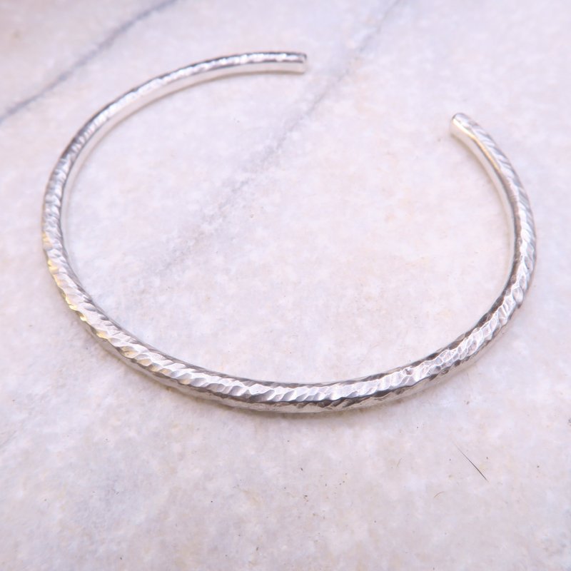 Sterling silver forged bangle bracelet - Lin - can be customized - สร้อยข้อมือ - โลหะ สีเงิน