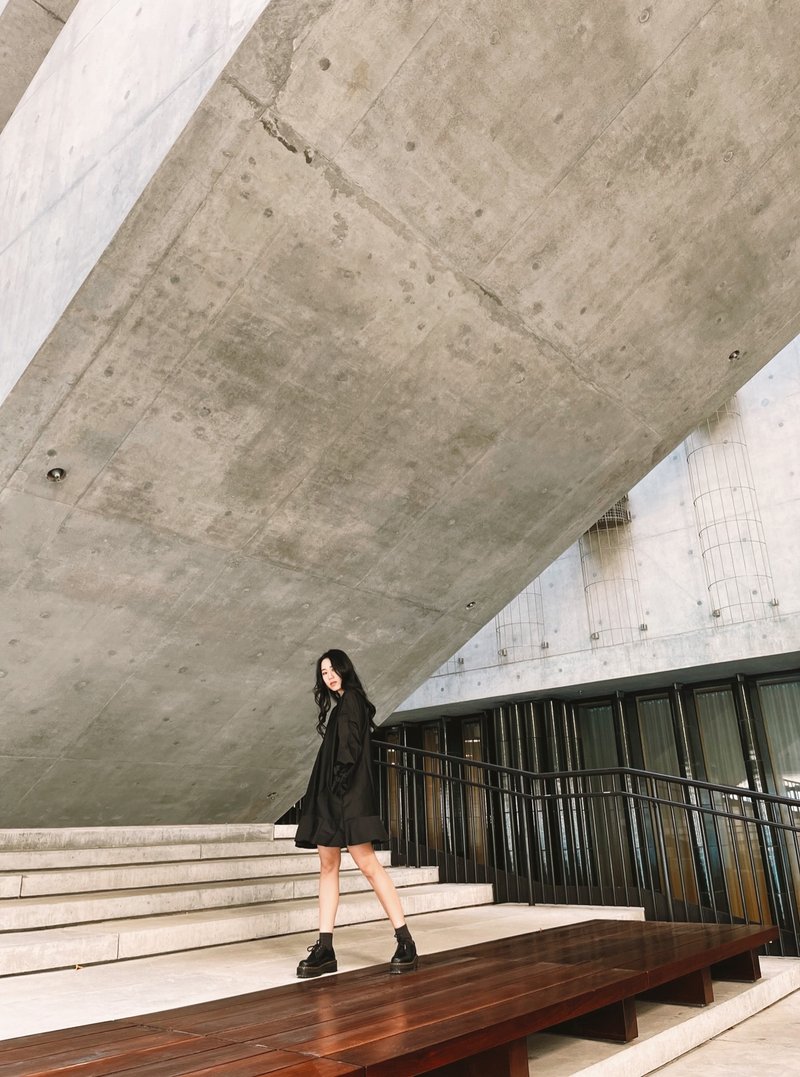 Ruffle collar with bow long sleeves dress - 洋裝/連身裙 - 聚酯纖維 黑色