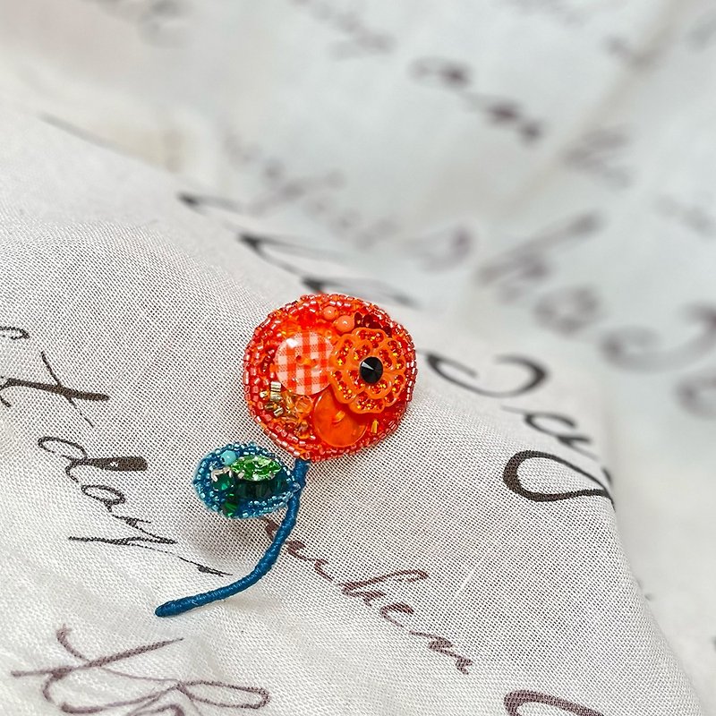 [Limited Product] Embroidered Brooch-Orange Flower - Brooches - Thread Orange