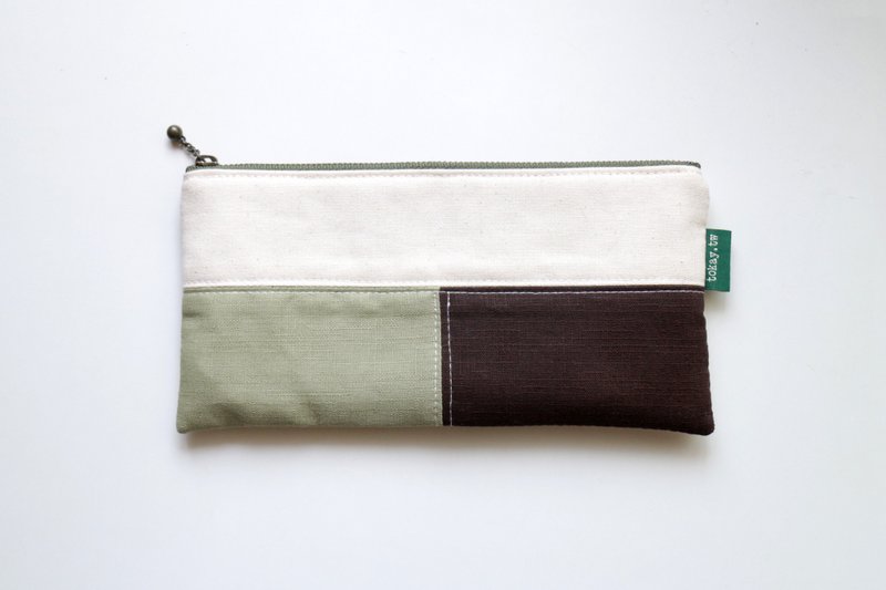 Patchwork zipper pencil case/white, green and coffee color - กระเป๋าเครื่องสำอาง - ผ้าฝ้าย/ผ้าลินิน สีเขียว