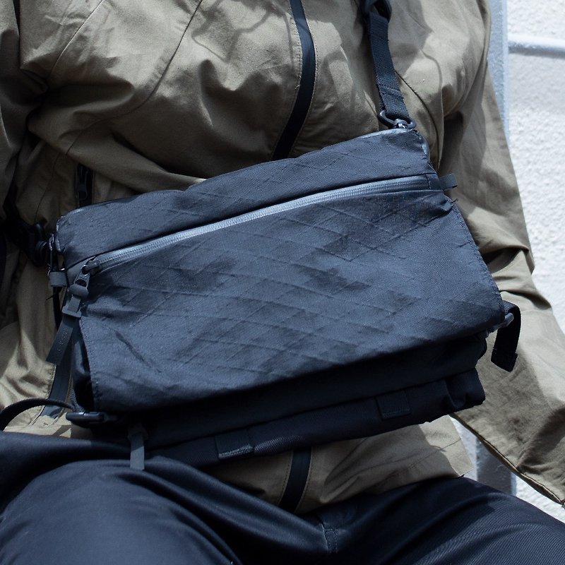 ANNEX LINER－Flat Crossbody Bag - กระเป๋าแมสเซนเจอร์ - ไนลอน สีดำ