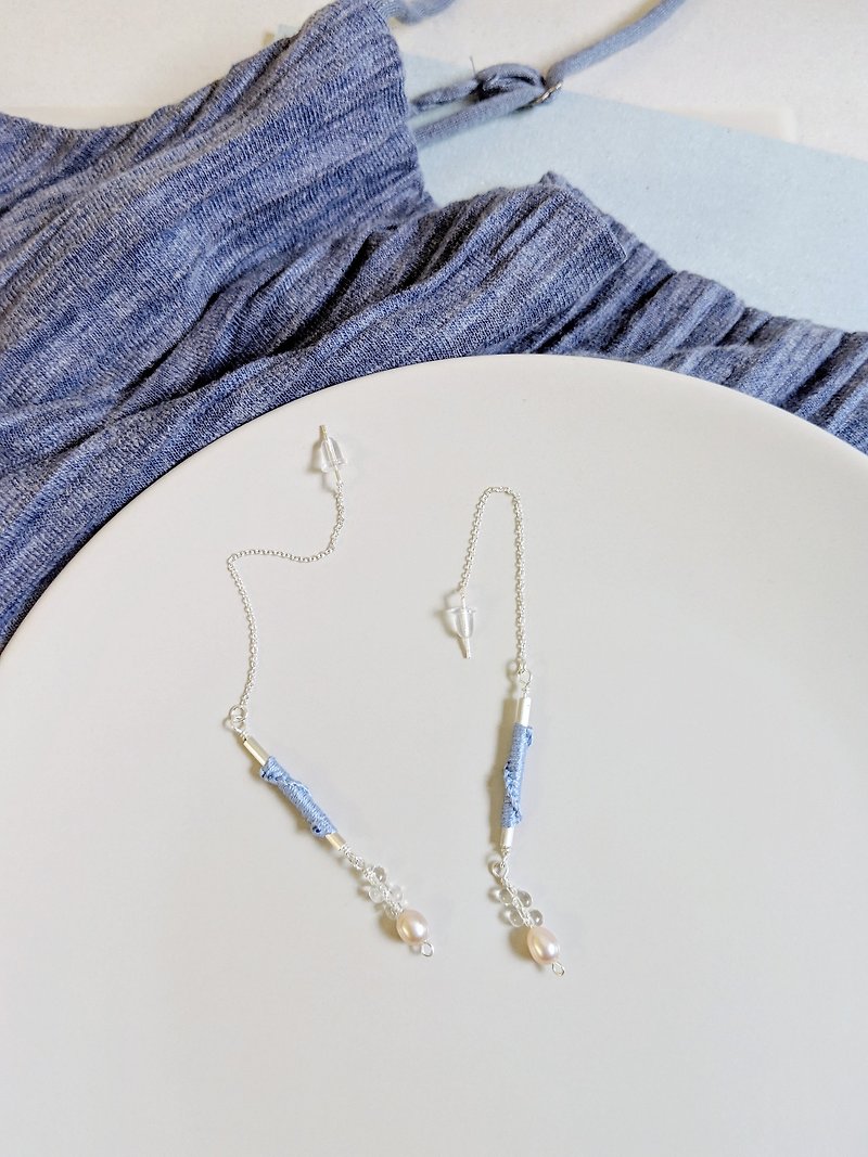 Practice Fine Pearl - Sterling Silver Woven Single-Chain Earrings - Morning Mist Blue - ต่างหู - เงินแท้ สีน้ำเงิน