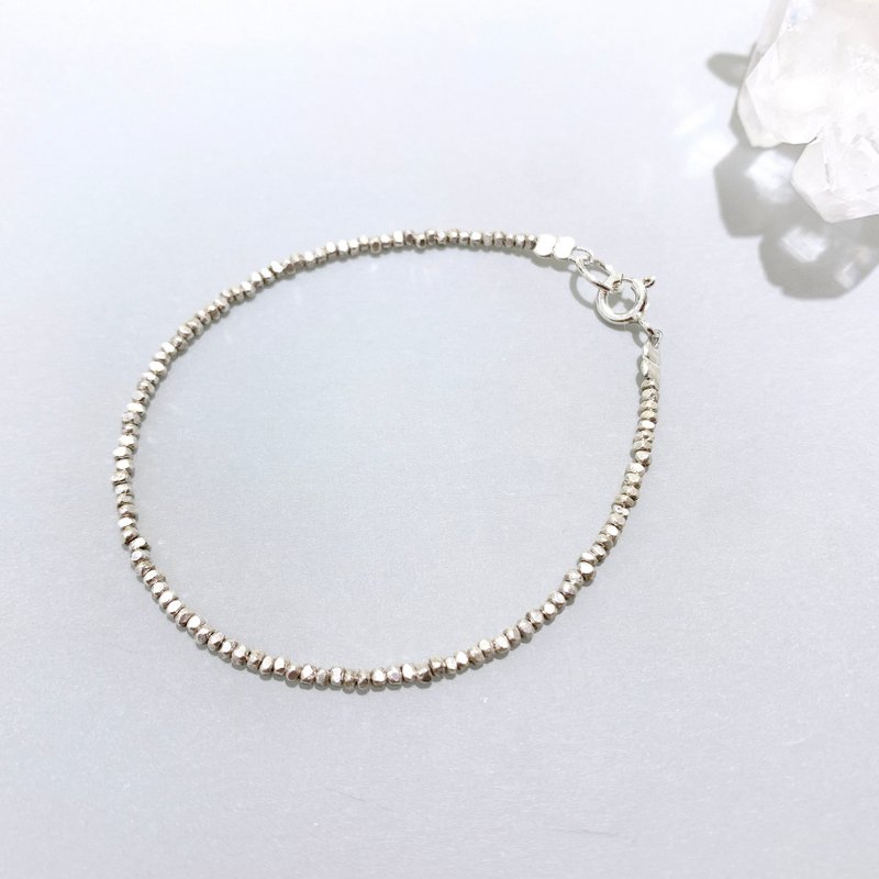 Ops Handmade Unique Simple Silver Design gift bracelet - สร้อยข้อมือ - เงิน สีเงิน