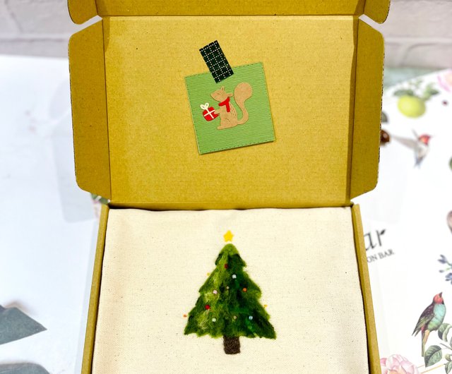 フェルトのバッグ+クリスマスの手刺繍手縫いのバッグ+ピノキオの